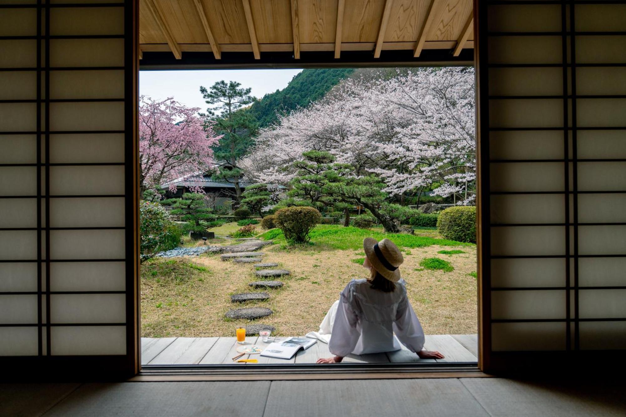 ホテル 桜泉会館 Izumi  エクステリア 写真