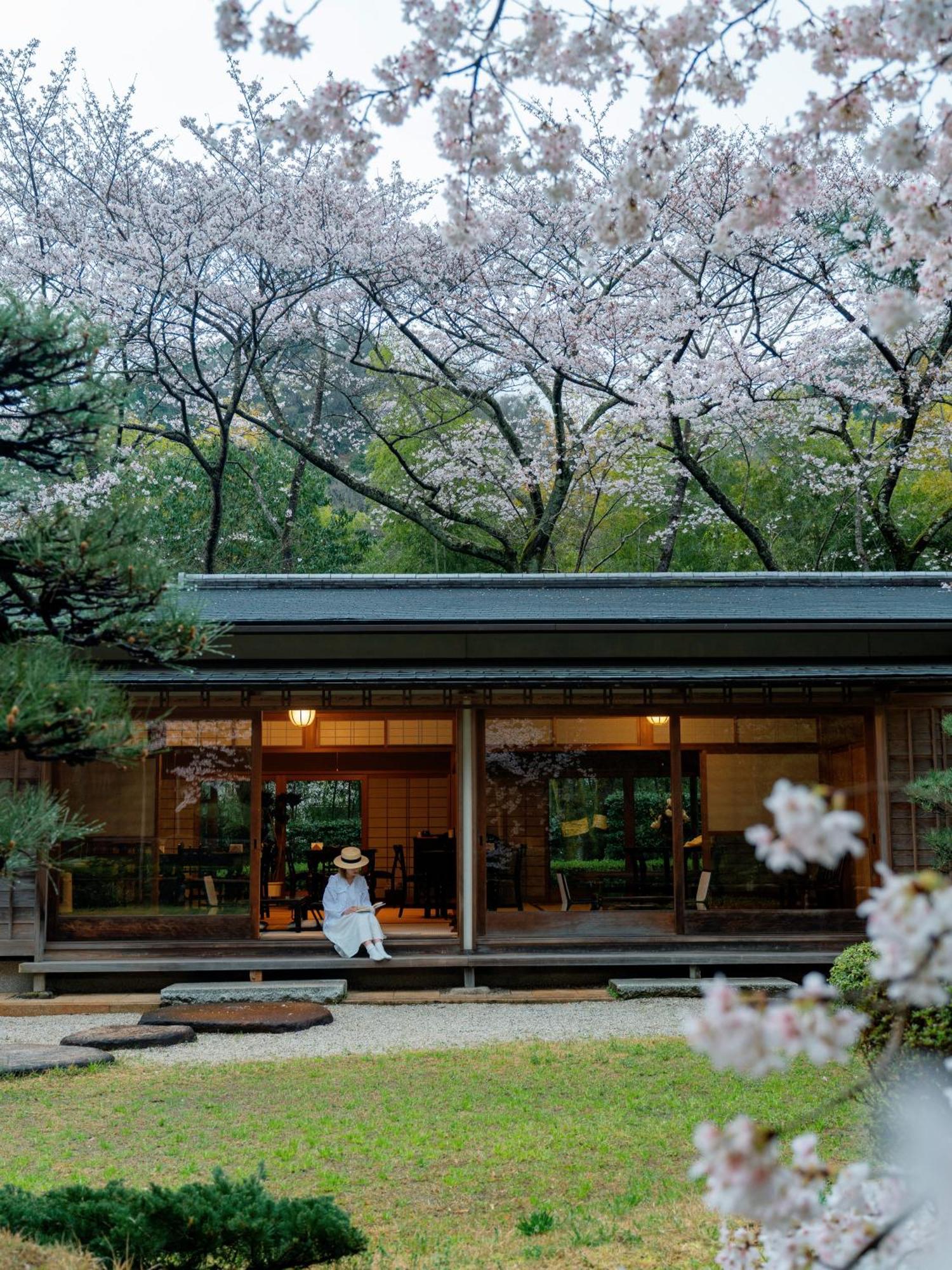 ホテル 桜泉会館 Izumi  エクステリア 写真