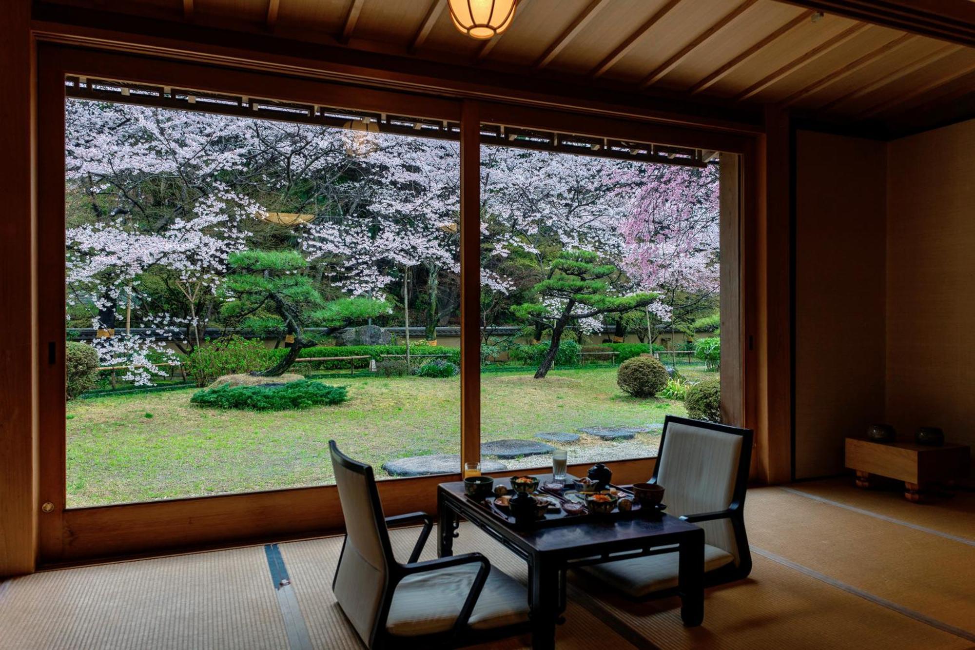 ホテル 桜泉会館 Izumi  エクステリア 写真